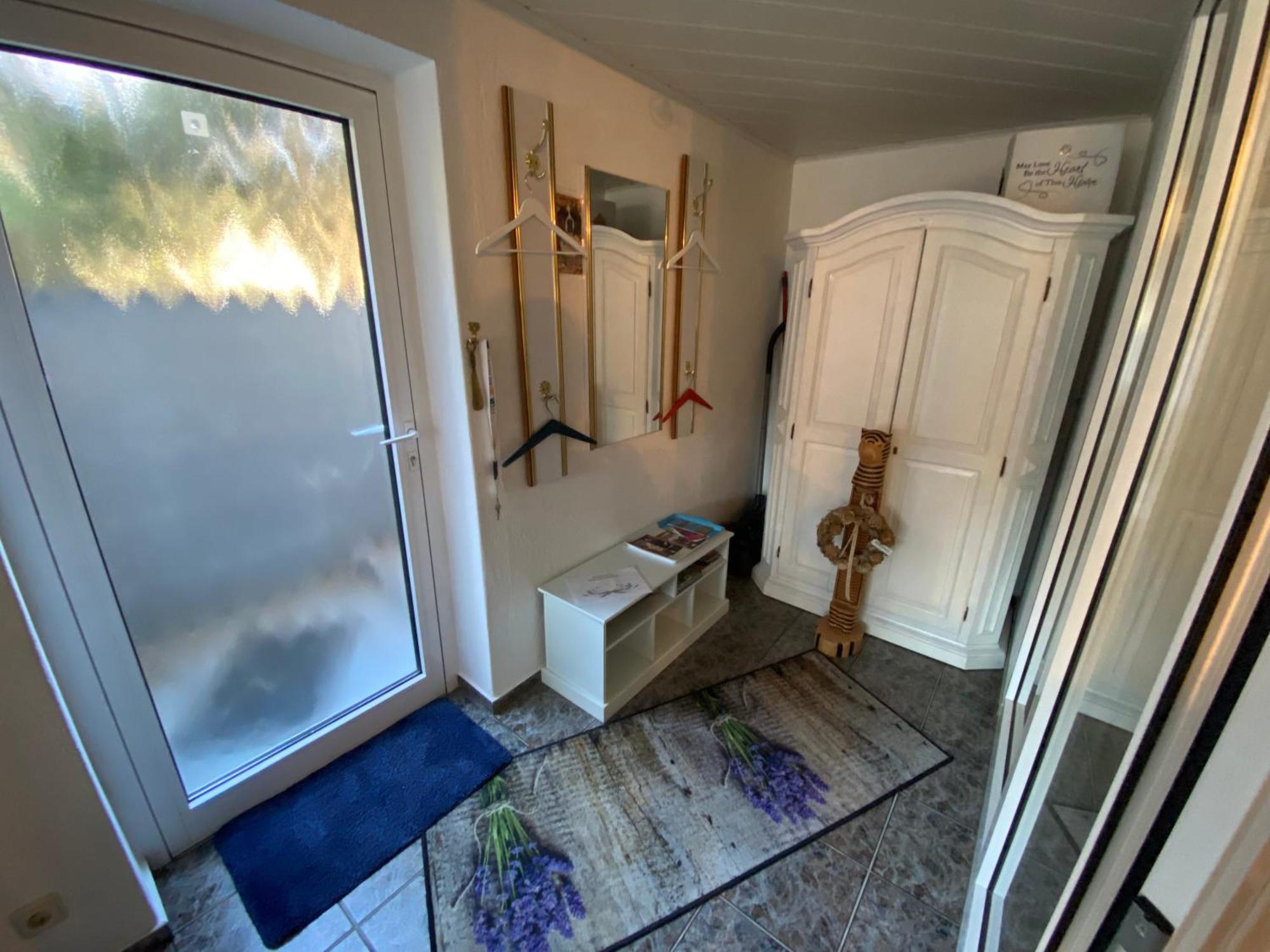 Grosse Helle Wohnung Am Wald In Bad Saarow Nahe Gruenheide Und Berlin Souterrain Exterior foto